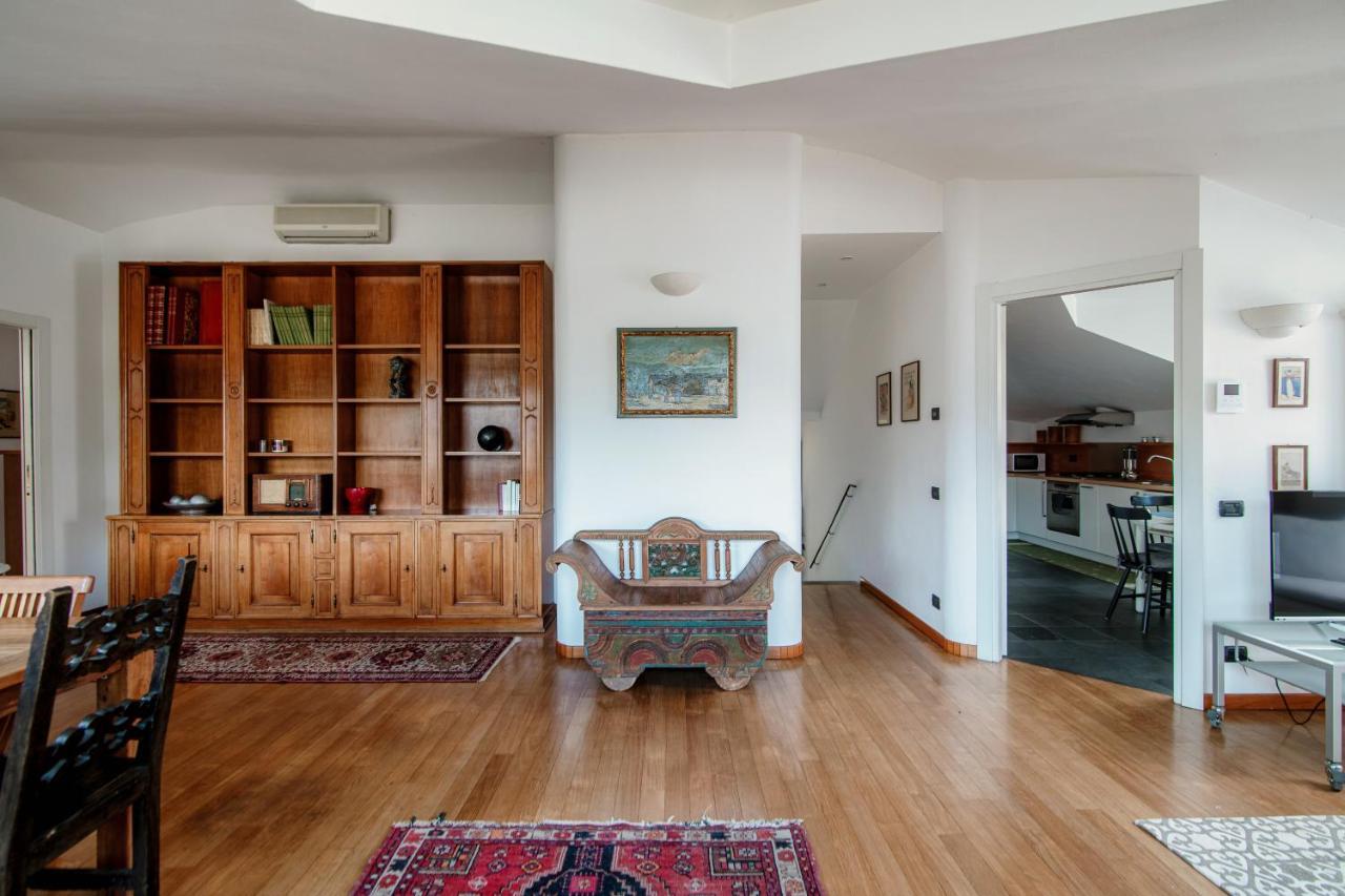 I D'A Charming Penthouse - Lake View- Como- House-130 Mt-2 Double Bedrooms And 2 Double Bathrooms A Spacious Living Room-Full Equipped Kitchen-Private Garden And Terrace-Private Covered Parking Bagian luar foto