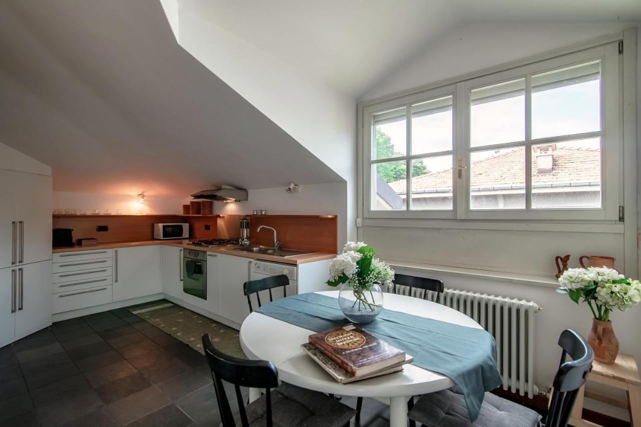 I D'A Charming Penthouse - Lake View- Como- House-130 Mt-2 Double Bedrooms And 2 Double Bathrooms A Spacious Living Room-Full Equipped Kitchen-Private Garden And Terrace-Private Covered Parking Bagian luar foto
