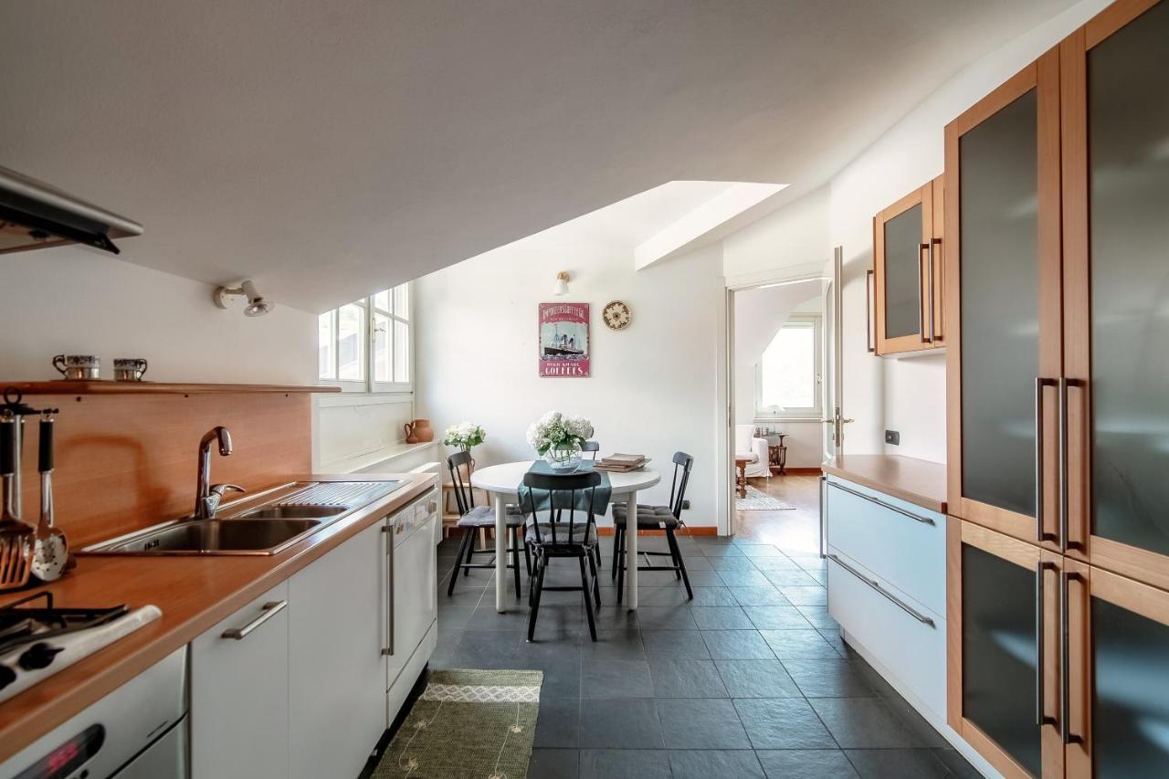 I D'A Charming Penthouse - Lake View- Como- House-130 Mt-2 Double Bedrooms And 2 Double Bathrooms A Spacious Living Room-Full Equipped Kitchen-Private Garden And Terrace-Private Covered Parking Bagian luar foto