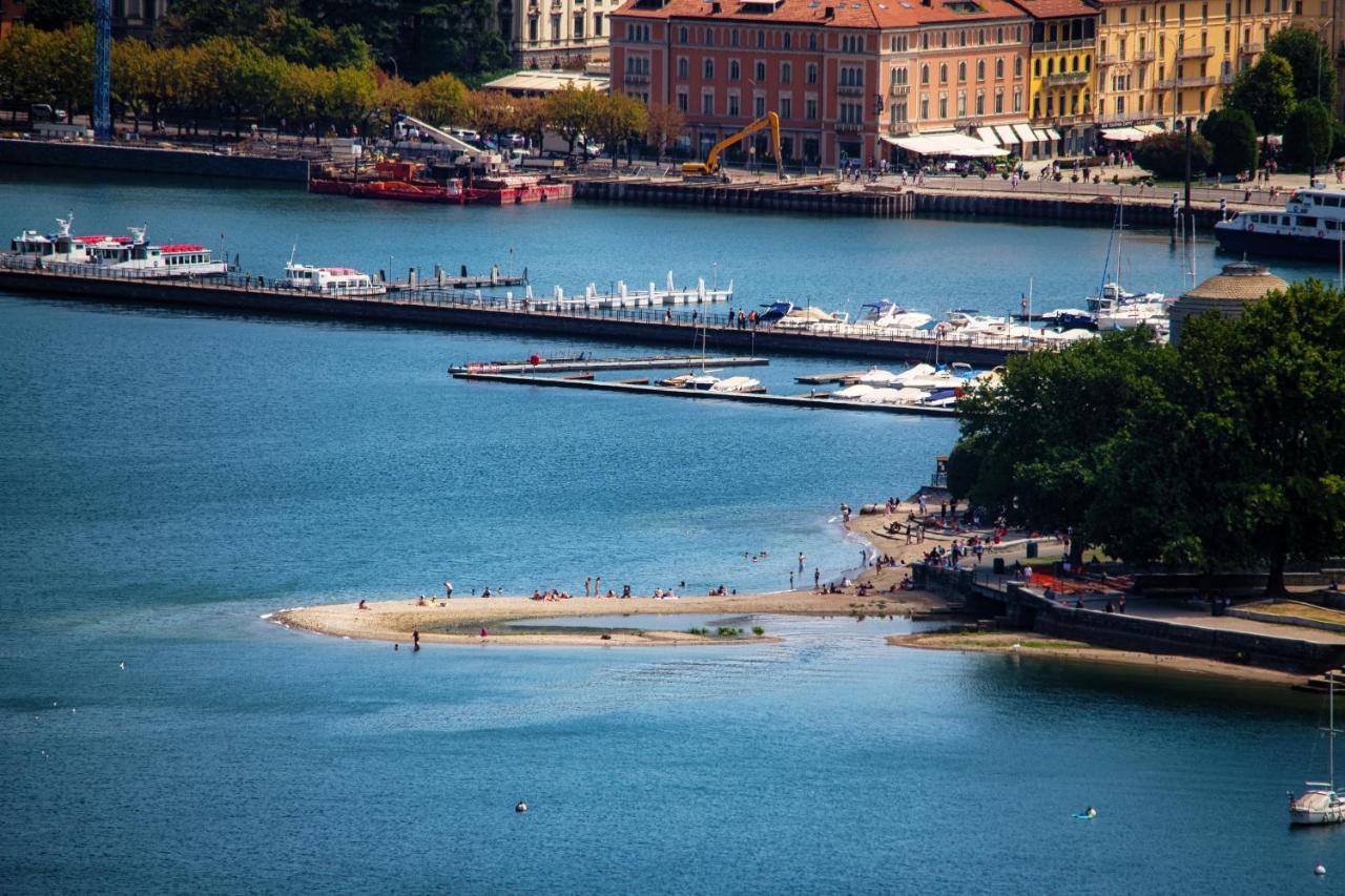 I D'A Charming Penthouse - Lake View- Como- House-130 Mt-2 Double Bedrooms And 2 Double Bathrooms A Spacious Living Room-Full Equipped Kitchen-Private Garden And Terrace-Private Covered Parking Bagian luar foto