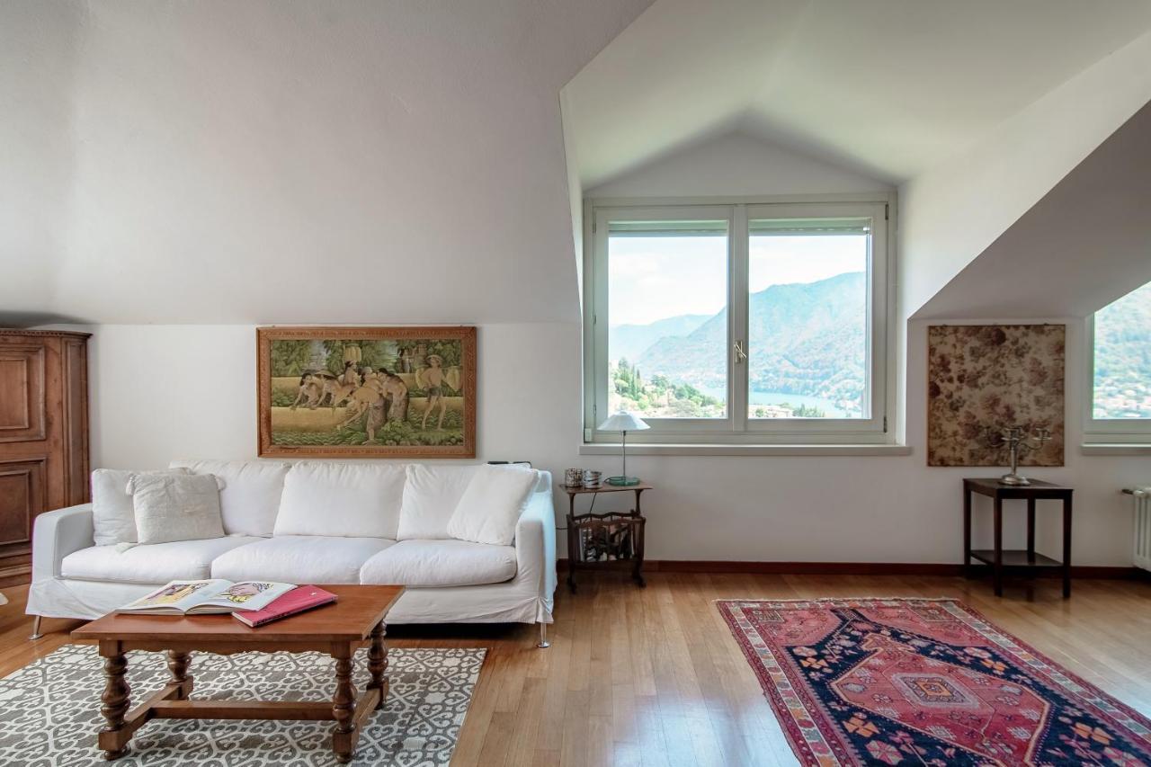 I D'A Charming Penthouse - Lake View- Como- House-130 Mt-2 Double Bedrooms And 2 Double Bathrooms A Spacious Living Room-Full Equipped Kitchen-Private Garden And Terrace-Private Covered Parking Bagian luar foto